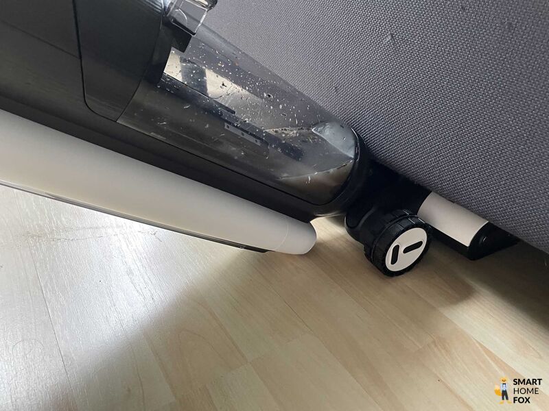 Tineco Floor One S7 под мебелью